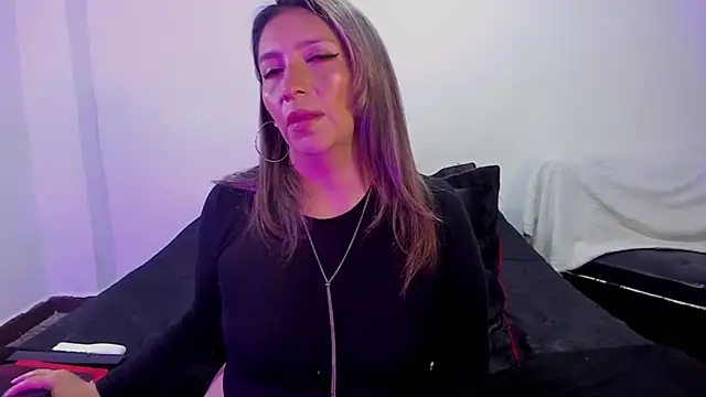 MichelleManson online show from September 27, 2025, 9:47 am