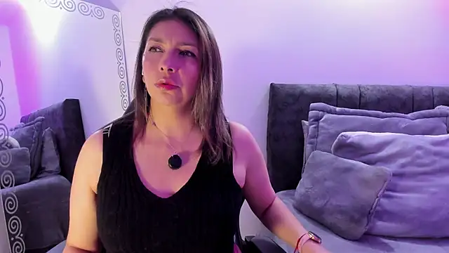 MichelleManson online show from June 26, 2026, 7:46 am