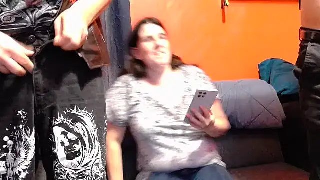 Snapshot of Roommatesgonewild chatting on December 3, 2025, 7:56 pm Roommatesgonewild online show from December 3, 2025, 7:56 pm