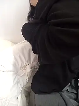 Snapshot of Lovely_kute chatting on February 9, 2025, 3:12 pm Lovely kute online show from February 9, 2025, 3:12 pm