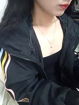 Snapshot of Lovely_kute chatting on February 17, 2025, 2:04 pm Lovely kute online show from February 17, 2025, 2:04 pm