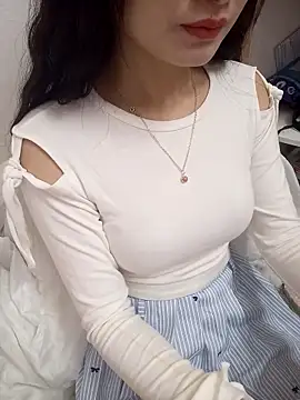 Snapshot of Lovely_kute chatting on February 18, 2025, 10:47 pm Lovely kute online show from February 18, 2025, 10:47 pm