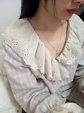 Snapshot of Lovely_kute chatting on February 22, 2025, 1:44 am Lovely kute online show from February 22, 2025, 1:44 am