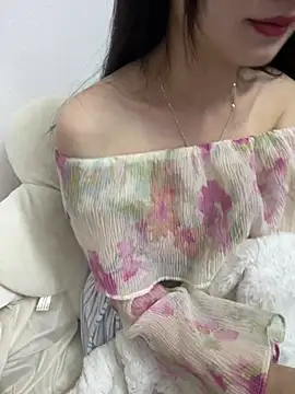 Snapshot of Lovely_kute chatting on February 23, 2025, 3:51 pm Lovely kute online show from February 23, 2025, 3:51 pm