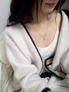 Snapshot of Lovely_kute chatting on February 26, 2025, 7:42 am Lovely kute online show from February 26, 2025, 7:42 am