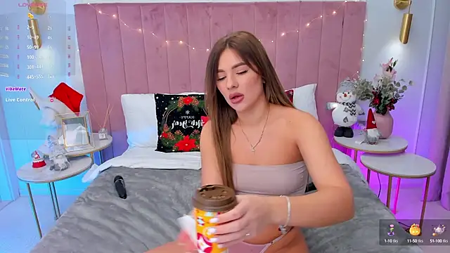 Snapshot of MilaVoxx chatting on December 15, 2024, 5:56 am MilaVoxx online show from December 15, 2024, 5:56 am