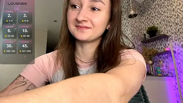 Snapshot of Eva_Eva_ chatting on October 24, 2025, 9:44 pm Eva Eva online show from October 24, 2025, 9:44 pm