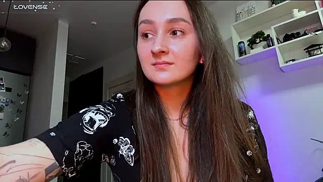 Eva Eva  online show from March 13, 2026, 5:19 pm