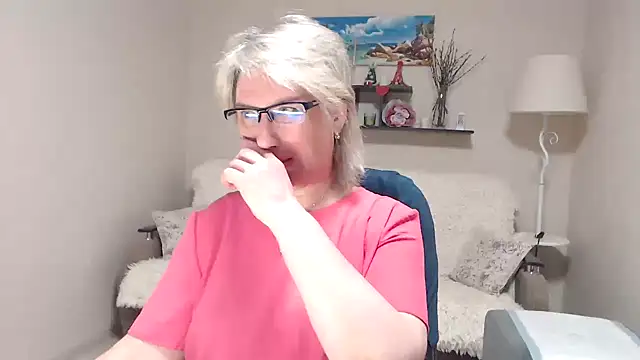 FleurMays online show from May 1, 2026, 1:43 am