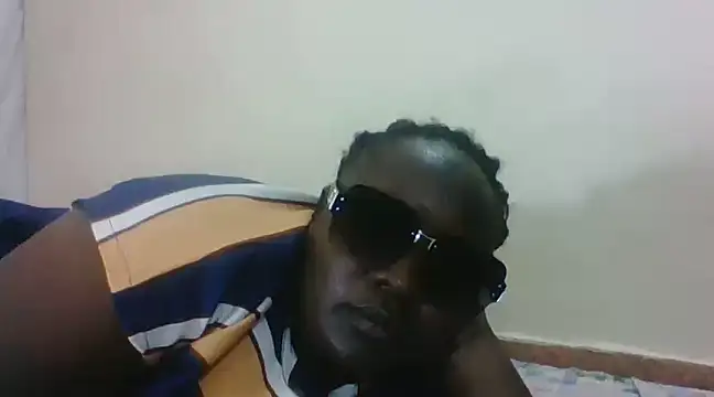 Snapshot of Hotwife8 chatting on February 10, 2025, 4:14 pm Hotwife8 online show from February 10, 2025, 4:14 pm