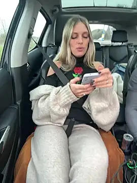 Snapshot of Lydie_off chatting on February 15, 2025, 3:50 pm Lydie off online show from February 15, 2025, 3:50 pm