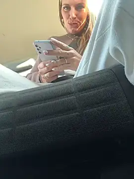 Snapshot of Lydie_off chatting on March 3, 2025, 9:44 am Lydie off online show from March 3, 2025, 9:44 am