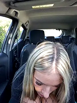 Snapshot of Lydie_off chatting on September 30, 2025, 9:25 am Lydie off online show from September 30, 2025, 9:25 am