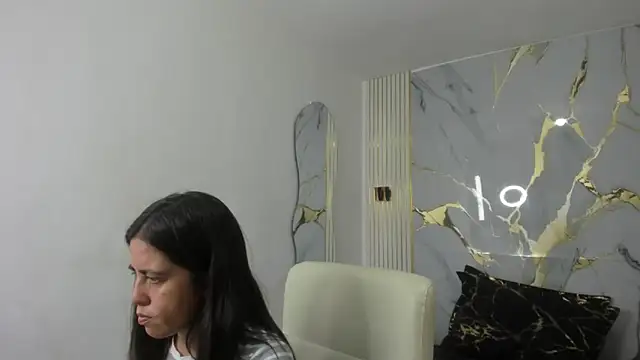 kathina giraldo online show from April 7, 2026, 12:49 pm