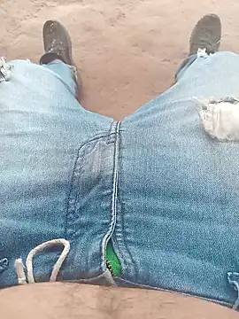 Snapshot of lele9457 chatting on February 3, 2025, 3:49 pm lele9457 online show from February 3, 2025, 3:49 pm