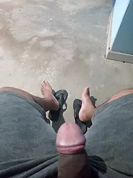 Snapshot of lele9457 chatting on February 4, 2025, 1:02 am lele9457 online show from February 4, 2025, 1:02 am