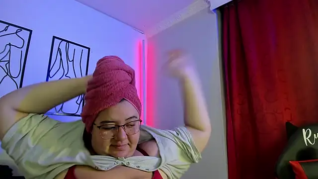 Snapshot of RubyPirsso18 chatting on January 17, 2025, 7:05 pm RubyPirsso18 online show from January 17, 2025, 7:05 pm