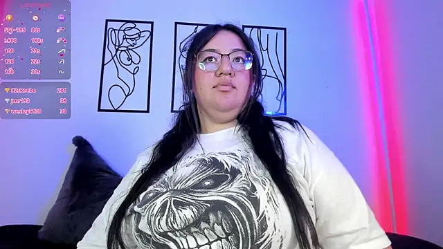 Snapshot of RubyPirsso18 chatting on February 18, 2025, 1:32 am RubyPirsso18 online show from February 18, 2025, 1:32 am