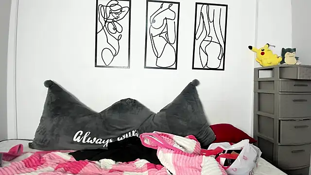 RubyPirsso18 online show from May 5, 2026, 7:33 pm