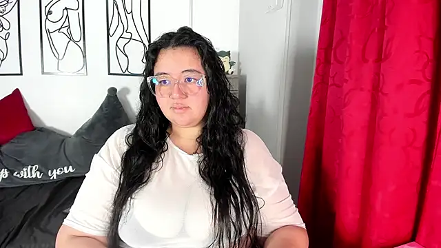 RubyPirsso18 online show from May 12, 2026, 8:39 pm