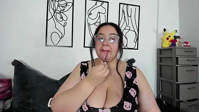 RubyPirsso18 online show from June 11, 2026, 7:23 pm
