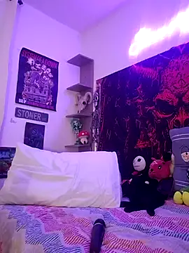 Sarah-Stoner online show from July 23, 2026, 8:51 pm