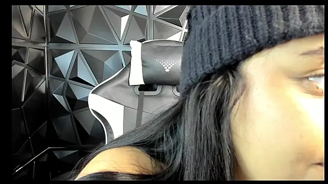 Snapshot of HelueHorny13 chatting on March 4, 2025, 3:33 am HelueHorny13 online show from March 4, 2025, 3:33 am