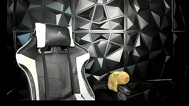 Snapshot of HelueHorny13 chatting on March 13, 2025, 11:27 pm HelueHorny13 online show from March 13, 2025, 11:27 pm