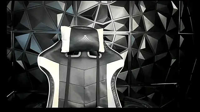 Snapshot of HelueHorny13 chatting on March 19, 2025, 3:20 am HelueHorny13 online show from March 19, 2025, 3:20 am