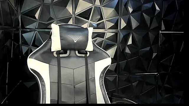 Snapshot of HelueHorny13 chatting on October 1, 2025, 5:35 am HelueHorny13 online show from October 1, 2025, 5:35 am