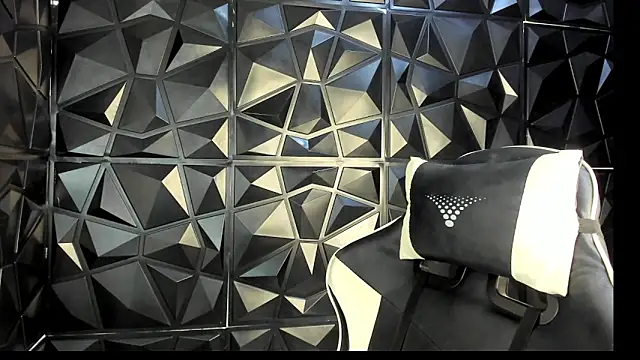 Snapshot of HelueHorny13 chatting on October 16, 2025, 6:14 am HelueHorny13 online show from October 16, 2025, 6:14 am