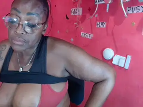 loretybig online show from March 18, 2025, 10:15 pm