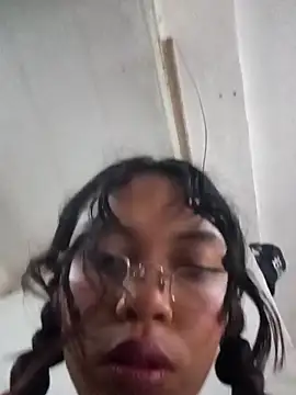 Snapshot of Lunita_5 chatting on November 28, 2025, 8:44 pm Lunita 5 online show from November 28, 2025, 8:44 pm