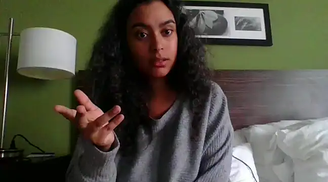 Snapshot of cinnaminnie chatting on January 6, 2025, 4:02 pm cinnaminnie online show from January 6, 2025, 4:02 pm