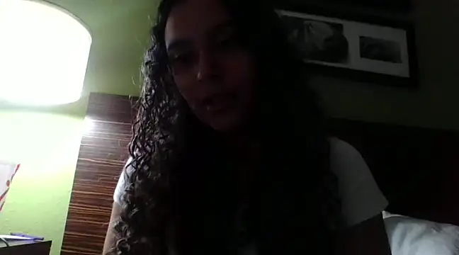 Snapshot of cinnaminnie chatting on January 10, 2025, 3:39 am cinnaminnie online show from January 10, 2025, 3:39 am