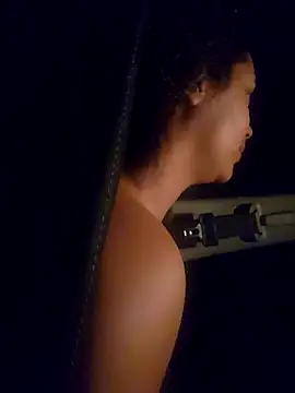 Snapshot of cinnaminnie chatting on February 26, 2025, 10:04 am cinnaminnie online show from February 26, 2025, 10:04 am