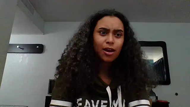 Snapshot of cinnaminnie chatting on March 2, 2025, 7:54 am cinnaminnie online show from March 2, 2025, 7:54 am