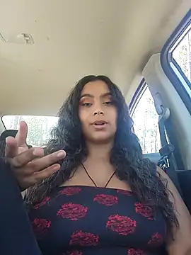 Snapshot of cinnaminnie chatting on March 2, 2025, 5:36 pm cinnaminnie online show from March 2, 2025, 5:36 pm