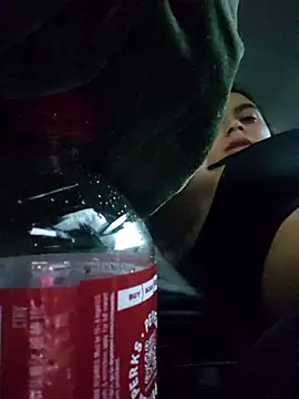 Snapshot of cinnaminnie chatting on March 9, 2025, 12:53 pm cinnaminnie online show from March 9, 2025, 12:53 pm