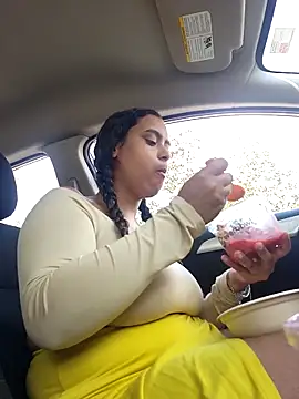 Snapshot of cinnaminnie chatting on March 14, 2025, 7:23 pm cinnaminnie online show from March 14, 2025, 7:23 pm