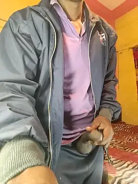 Snapshot of Hunter_boy9 chatting on December 18, 2025, 12:17 am Hunter boy9 online show from December 18, 2025, 12:17 am