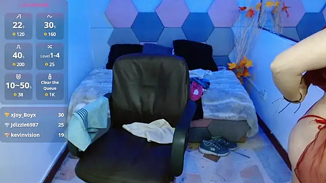 Snapshot of CharloteTaylor_ chatting on March 9, 2025, 5:00 am CharloteTaylor online show from March 9, 2025, 5:00 am