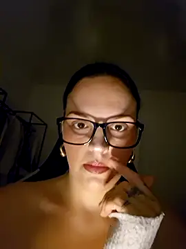 Jujuicy 97 online show from December 5, 2025, 6:37 pm