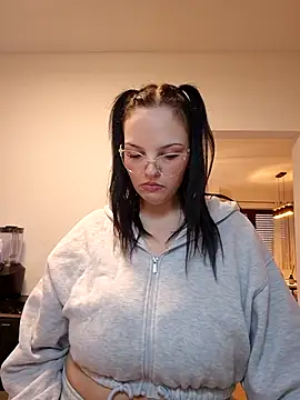 Jujuicy 97 online show from February 11, 2026, 11:04 am