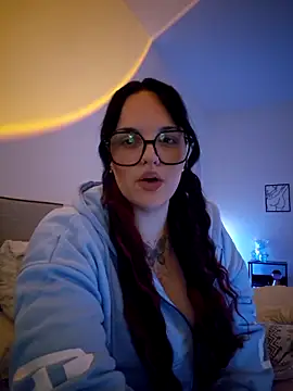 Snapshot of Jujuicy_97 chatting on June 9, 2026, 6:19 pm Jujuicy 97 online show from June 9, 2026, 6:19 pm