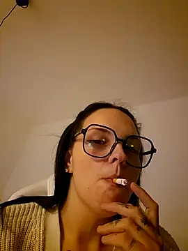 Snapshot of Jujuicy_97 chatting on June 10, 2026, 11:03 pm Jujuicy 97 online show from June 10, 2026, 11:03 pm