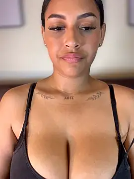 Snapshot of MaverickGray chatting on May 8, 2026, 1:27 pm MaverickGray online show from May 8, 2026, 1:27 pm
