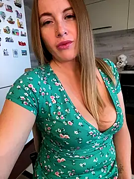 Cute Hot Alice online show from December 15, 2025, 10:08 am