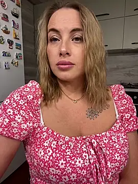 Snapshot of Cute_Hot_Alice chatting on June 12, 2026, 9:25 pm Cute Hot Alice online show from June 12, 2026, 9:25 pm