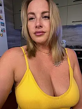 Snapshot of Cute_Hot_Alice chatting on July 2, 2026, 9:21 pm Cute Hot Alice online show from July 2, 2026, 9:21 pm